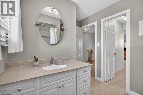 3130 Driftwood Drive, Burlington, ON - Indoor Photo Showing Bathroom
