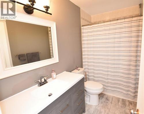 830 Champlain Road, Sarnia, ON - Indoor Photo Showing Bathroom