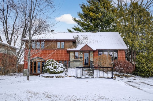 153 Av. de Spartan Crescent  Pointe-Claire, QC H9R 3R4