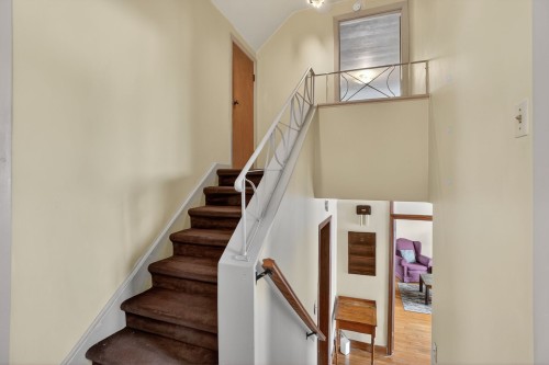 Hall d'entrée/Vestibule - 153 Av. De Spartan Crescent, Pointe-Claire, QC - Indoor Photo Showing Other Room