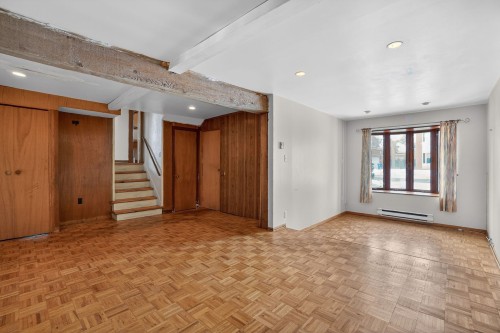 Salle familiale - 153 Av. De Spartan Crescent, Pointe-Claire, QC - Indoor Photo Showing Other Room