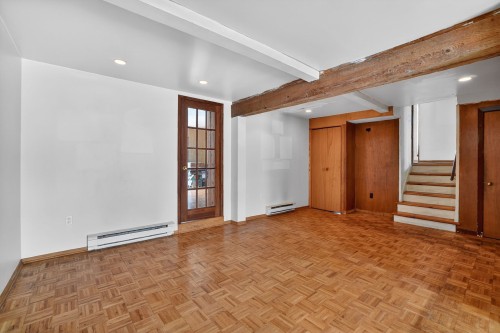 Salle familiale - 153 Av. De Spartan Crescent, Pointe-Claire, QC - Indoor Photo Showing Other Room