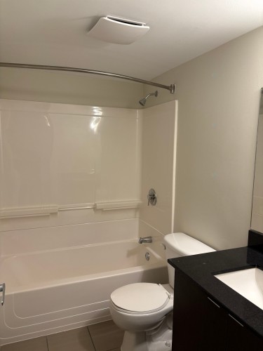 Bathroom - 225-3475 Rue De La Montagne, Montréal (Ville-Marie), QC - Indoor Photo Showing Bathroom