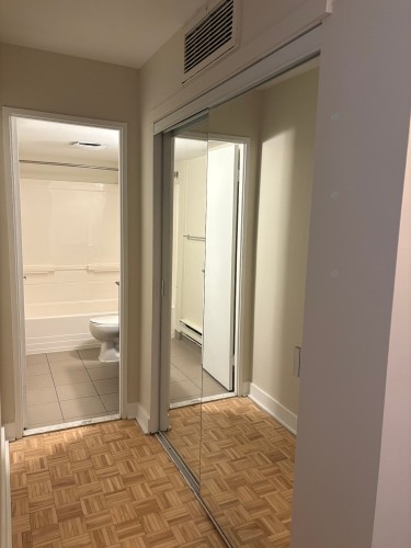 Bathroom - 225-3475 Rue De La Montagne, Montréal (Ville-Marie), QC - Indoor