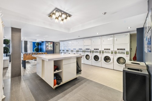 Salle de lavage - 910-3475 Rue De La Montagne, Montréal (Ville-Marie), QC - Indoor Photo Showing Laundry Room