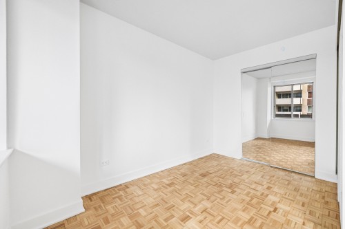 Chambre à coucher - 915-3475 Rue De La Montagne, Montréal (Ville-Marie), QC - Indoor Photo Showing Other Room