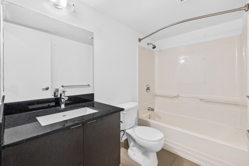 Salle de bains - 915-3475 Rue De La Montagne, Montréal (Ville-Marie), QC - Indoor Photo Showing Bathroom