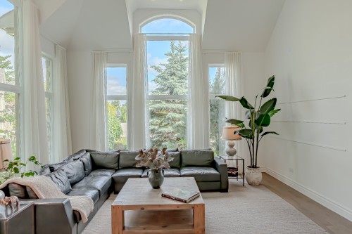 Salon - 9 Place D'Harques, Lorraine, QC - Indoor Photo Showing Living Room