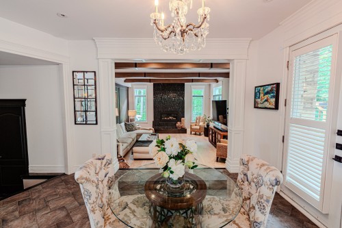 Coin-repas - 9 Place D'Harques, Lorraine, QC - Indoor Photo Showing Dining Room