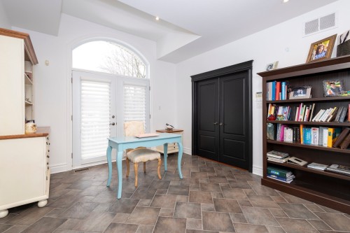 Mezzanine - 9 Place D'Harques, Lorraine, QC - Indoor