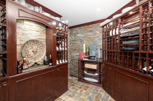 Cave à vin - 9 Place D'Harques, Lorraine, QC - Indoor Photo Showing Other Room