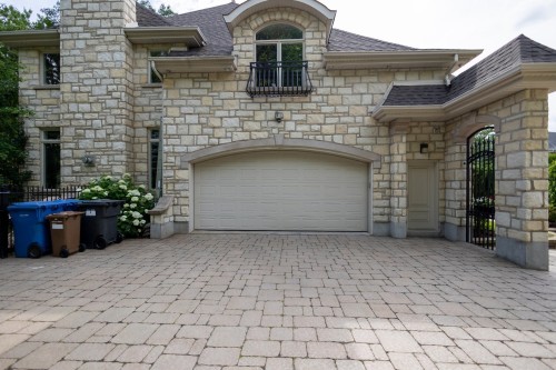 Garage - 9 Place D'Harques, Lorraine, QC - Outdoor