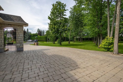 Stationnement - 9 Place D'Harques, Lorraine, QC - Outdoor