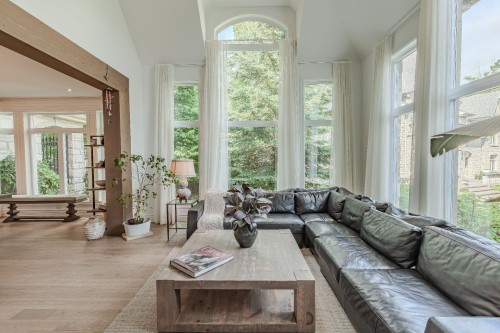 Salon - 9 Place D'Harques, Lorraine, QC - Indoor Photo Showing Living Room