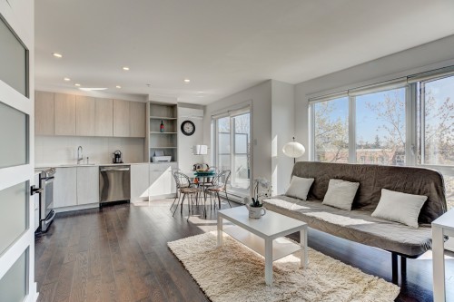 Living Room - 410-145 Boul. Bouchard, Dorval, QC - Indoor Photo Showing Other Room