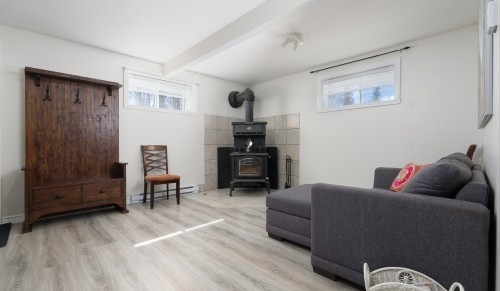 Salle familiale - 231 Ch. De La Paix, Mont-Laurier, QC - Indoor