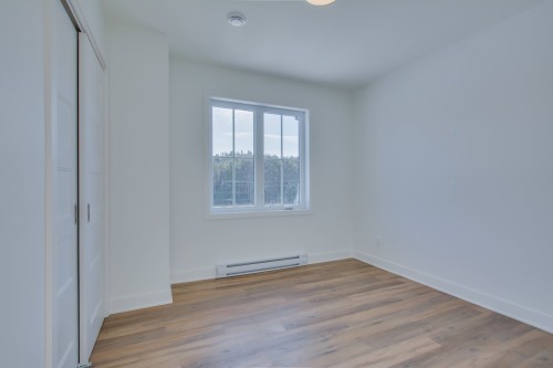 Bedroom - 1-600 Rue Cadieux, Mont-Tremblant, QC - Indoor Photo Showing Other Room