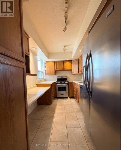 705 - 1415 Ghent Avenue, Burlington, ON - Indoor Photo Showing Kitchen