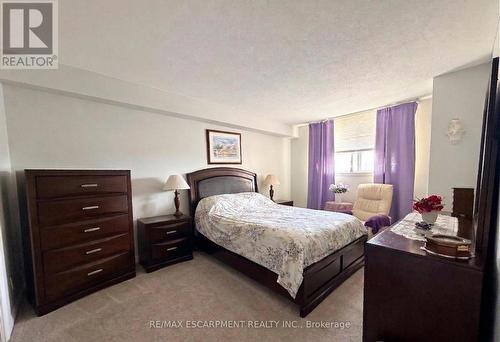 705 - 1415 Ghent Avenue, Burlington, ON - Indoor Photo Showing Bedroom