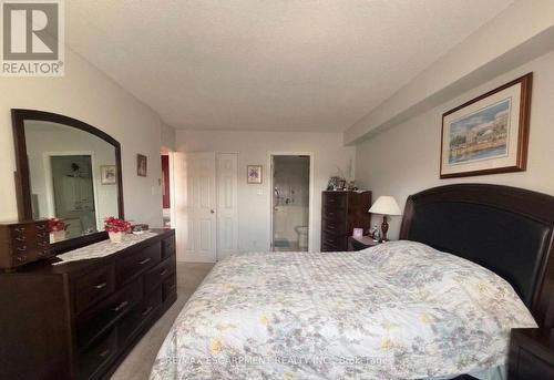 705 - 1415 Ghent Avenue, Burlington, ON - Indoor Photo Showing Bedroom