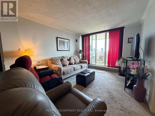 705 - 1415 Ghent Avenue, Burlington, ON - Indoor Photo Showing Living Room