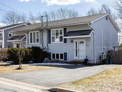 33 Florence Place Court  Lower Sackville, NS B4C 3Z4