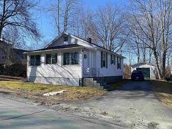 52 Park Street Liverpool, NS B0T 1K0