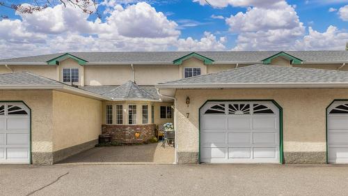 7-1225 Brookside Avenue  Kelowna, BC V1Y 5T5