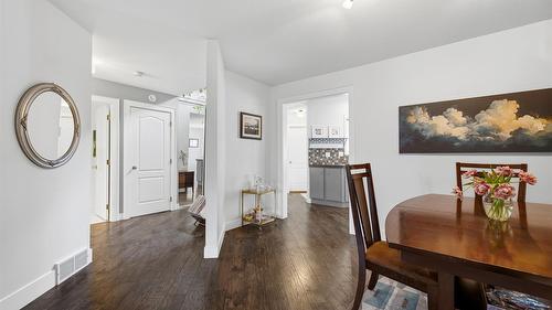 7-1225 Brookside Avenue, Kelowna, BC - Indoor Photo Showing Dining Room