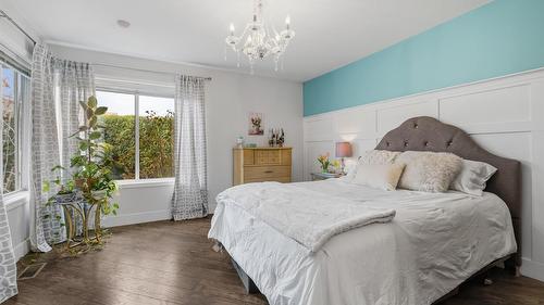 7-1225 Brookside Avenue, Kelowna, BC - Indoor Photo Showing Bedroom