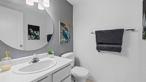 7-1225 Brookside Avenue, Kelowna, BC - Indoor Photo Showing Bathroom