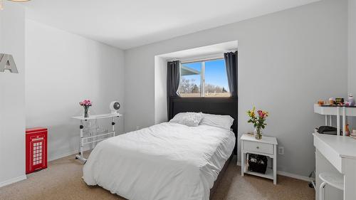 7-1225 Brookside Avenue, Kelowna, BC - Indoor Photo Showing Bedroom