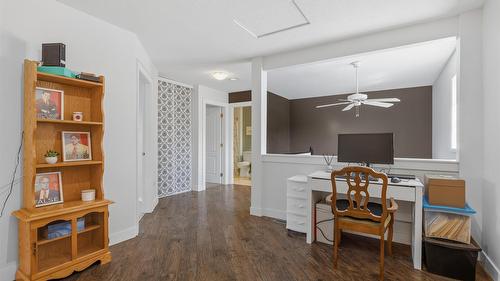 7-1225 Brookside Avenue, Kelowna, BC - Indoor Photo Showing Office
