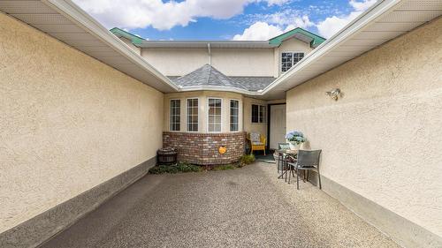 7-1225 Brookside Avenue, Kelowna, BC - Outdoor