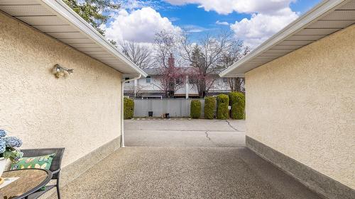 7-1225 Brookside Avenue, Kelowna, BC - Outdoor