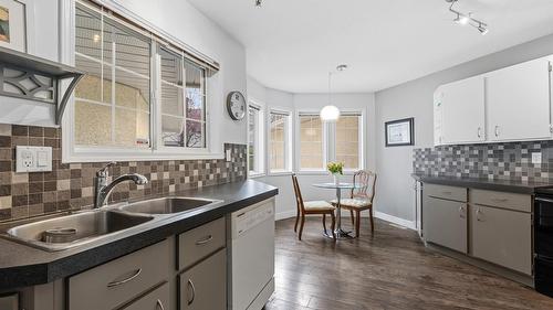 7-1225 Brookside Avenue, Kelowna, BC - Indoor Photo Showing Kitchen With Double Sink