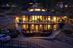 1446 Scott Crescent West Kelowna, BC V1Z 2X6