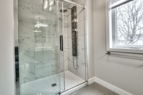 Salle de bains - 127 Rue Fernand-Seguin, Saint-Jean-Sur-Richelieu, QC - Indoor Photo Showing Bathroom