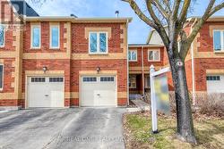 2 - 2006 GLENADA CRESCENT Oakville, ON L6H 5R9