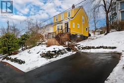 18 Dickson Avenue  Halifax, NS B3M 2W3