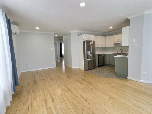 Salon - 521 Av. Richard, Rouyn-Noranda, QC - Indoor Photo Showing Kitchen