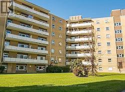 103 - 32 CARLUKE CRESCENT Toronto, ON M2L 2J3