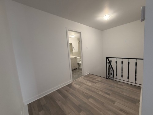 Mud Room - 4823 Rue Arthur, Dollard-Des-Ormeaux, QC - Indoor Photo Showing Other Room