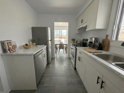 Kitchen - 4871 Rue Arthur, Dollard-Des-Ormeaux, QC - Indoor Photo Showing Kitchen