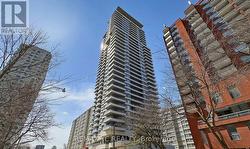 2104 - 25 HOLLY STREET Toronto, ON M4S 0E3