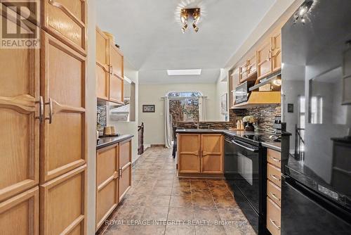 52 Blackdome Crescent, Ottawa, ON - Indoor Photo Showing Kitchen