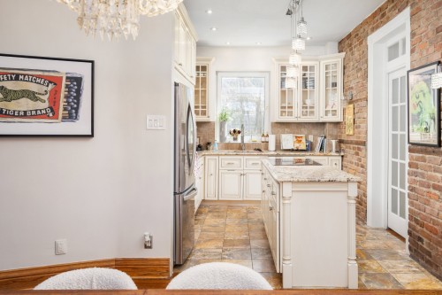 Cuisine - 4732 Av. Victoria, Montréal (Côte-Des-Neiges/Notre-Dame-De-Grâce), QC - Indoor Photo Showing Kitchen