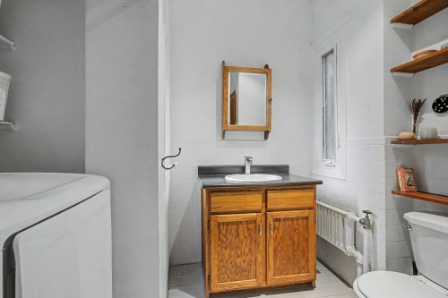 Salle d'eau - 262 Rue Laurier, Saint-Jean-Sur-Richelieu, QC - Indoor