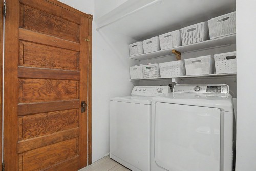 Salle de lavage - 262 Rue Laurier, Saint-Jean-Sur-Richelieu, QC - Indoor Photo Showing Laundry Room