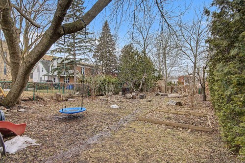 Cour - 262 Rue Laurier, Saint-Jean-Sur-Richelieu, QC - Outdoor
